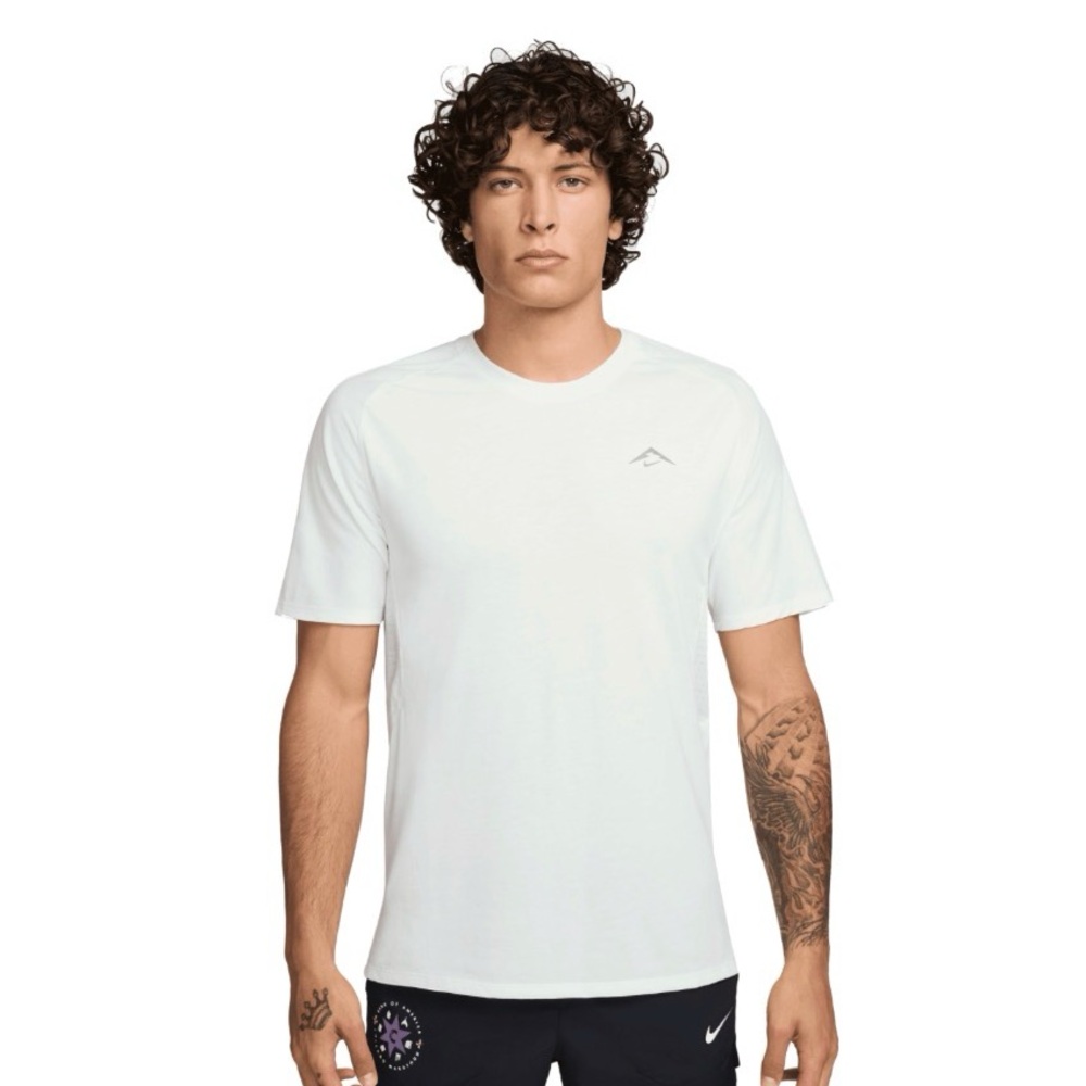 ✔️NWT✔️ NIKE Dri-FIT Solar Chase Short-Sleeve Shirt